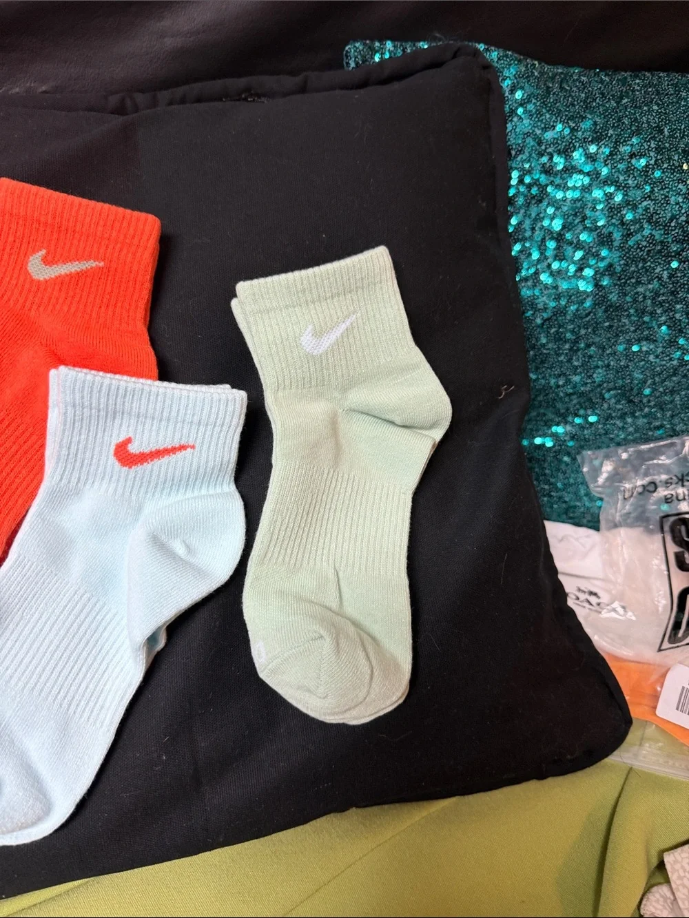 Nike Three-Pack Cushioned Ankle Socks in Orange, Mint, Light Blue